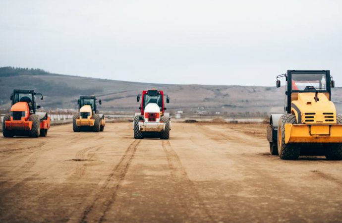 Korzyści z geowłóknin drogowych i jak wybrać odpowiednią geowłókninę do projektu budowy drogi